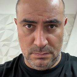 Σταύρος Βιτσαράς